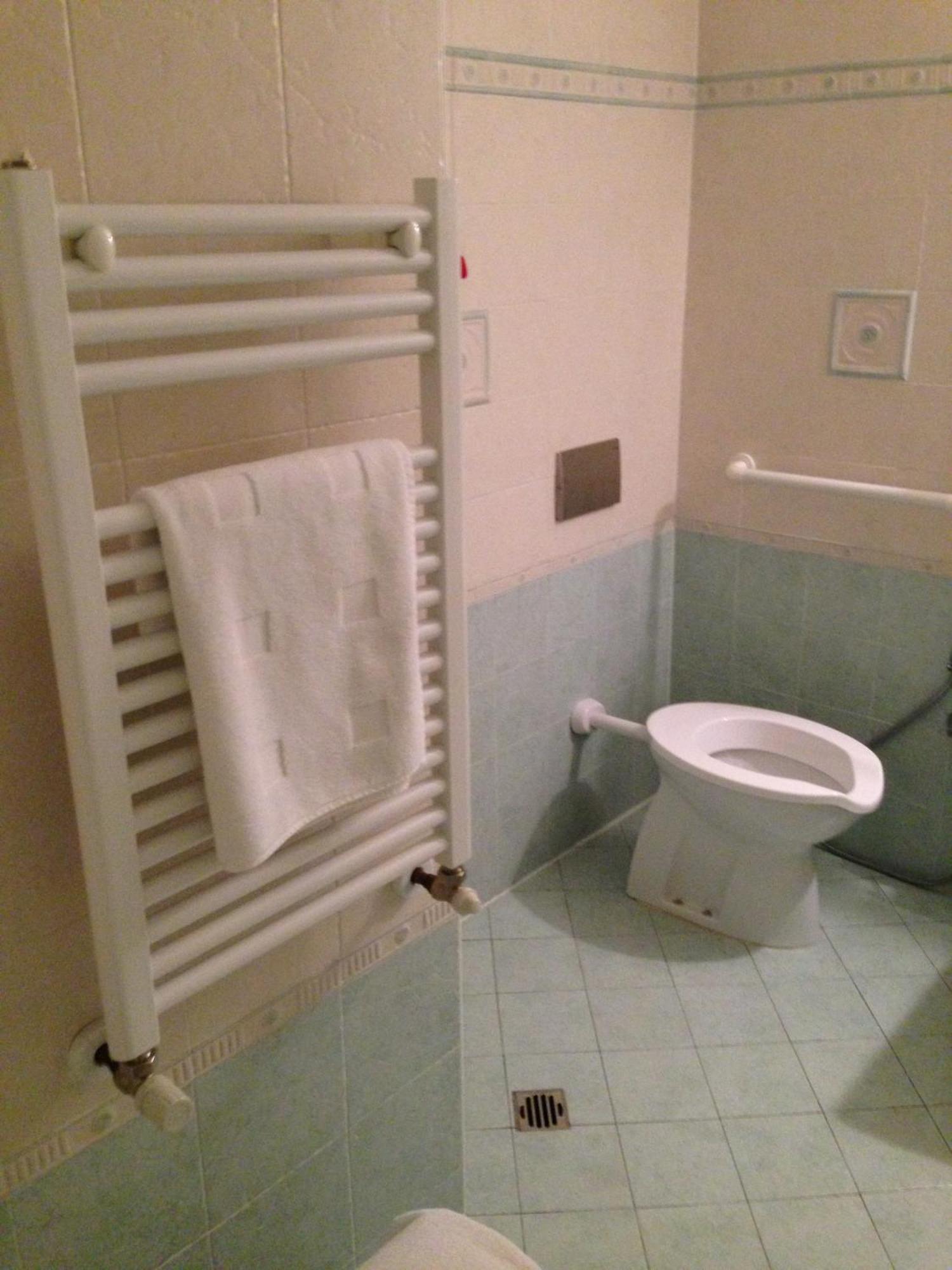 Hotel Caprice Avigliana Habitación foto