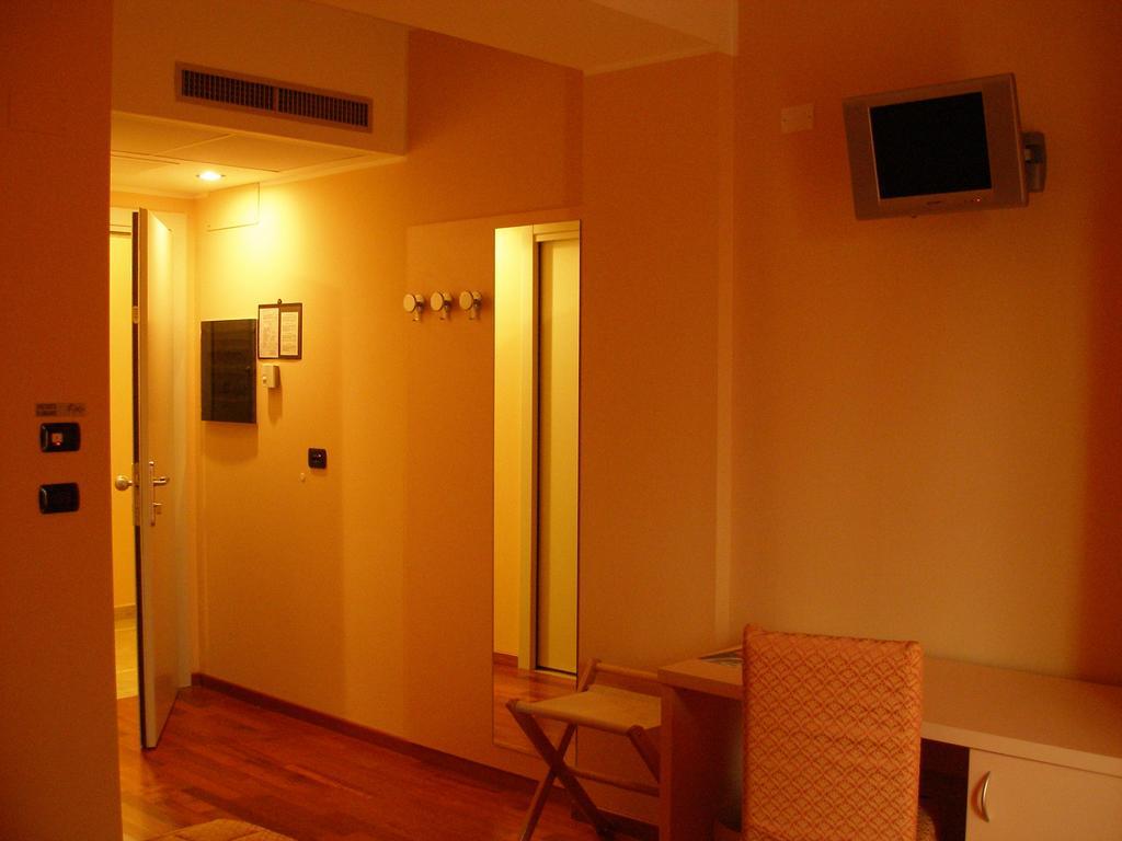 Hotel Caprice Avigliana Exterior foto